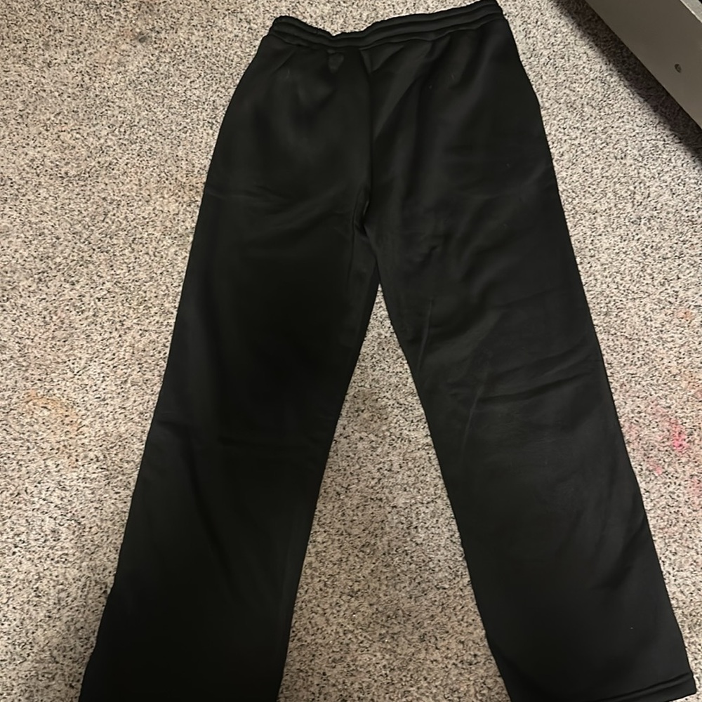 black confortable sweat pants - Picture 2 of 3